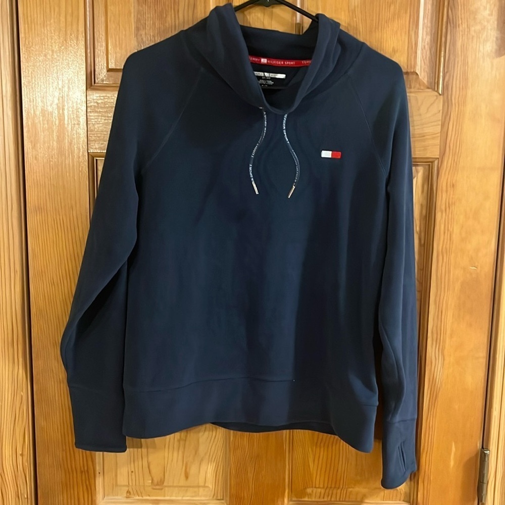 Tommy Hilfiger sport women’s fleece top size small.